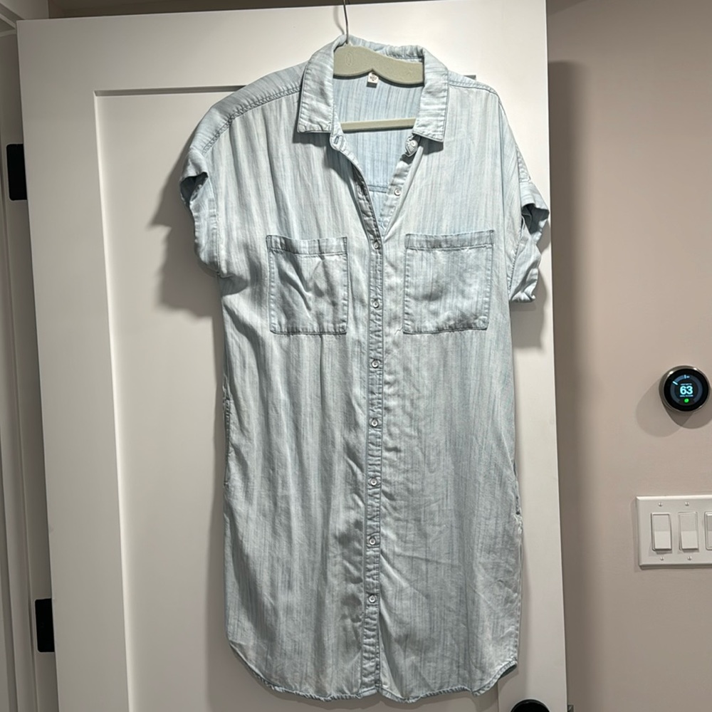 Cloth & Stone Chambray style shirt dress